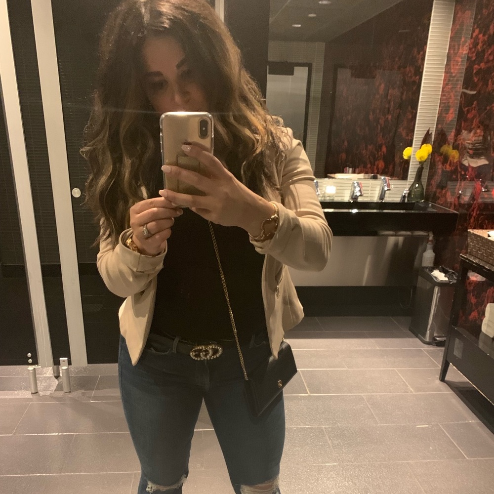 Meet your Posher, Carla